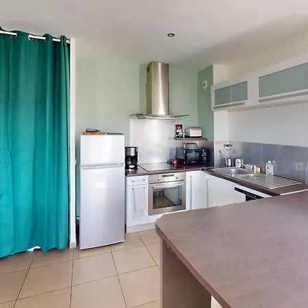 : 2 Pieces Avec Terrasse, Parking, Proche Et Commerces - Fr-1-785-5 Apartmán *