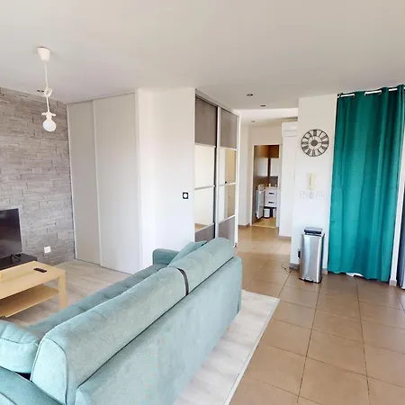 Apartment : 2 Pieces Avec Terrasse, Parking, Proche Et Commerces - Fr-1-785-5 Frontignan