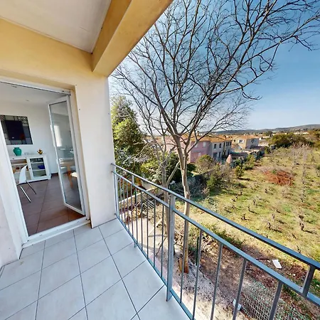 Apartment : 2 Pieces Avec Terrasse, Parking, Proche Et Commerces - Fr-1-785-5 Frontignan